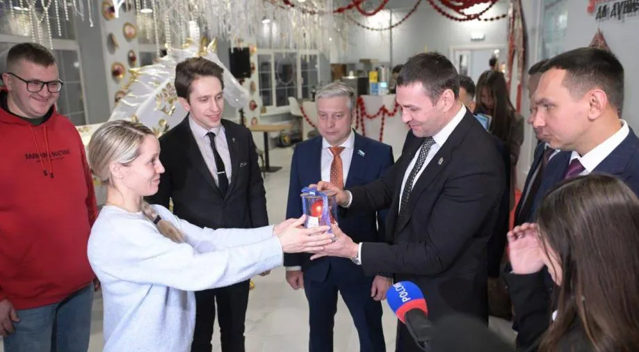 Дмитрий Демешин записал поздравление с наступающим Новым годом молодежи Хабаровского края 