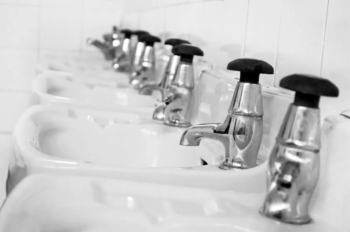Без холодной воды останутся завтра жители двух микрорайонов Хабаровска