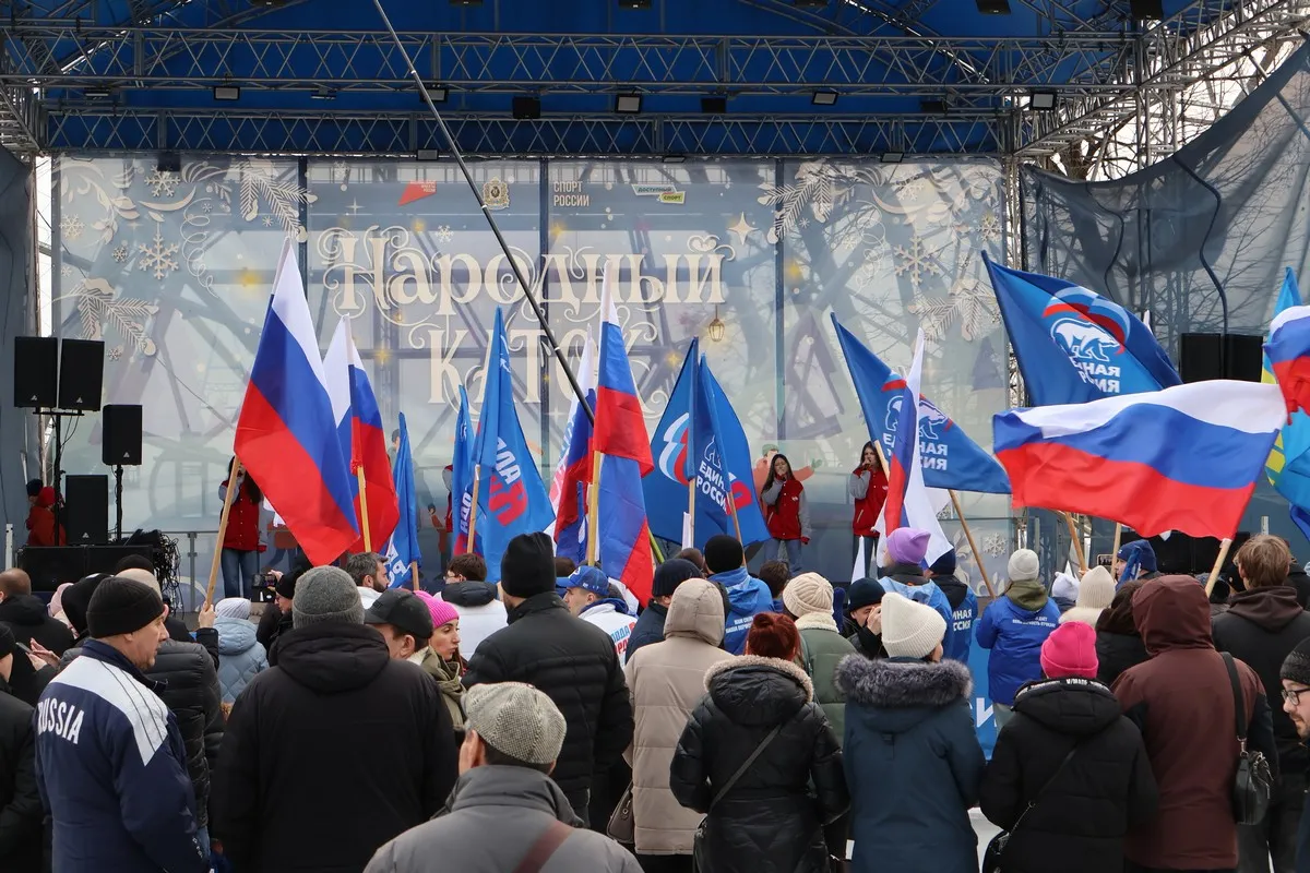 Воссоединение Крыма и Севастополя с Россией отметили в Хабаровске митингом