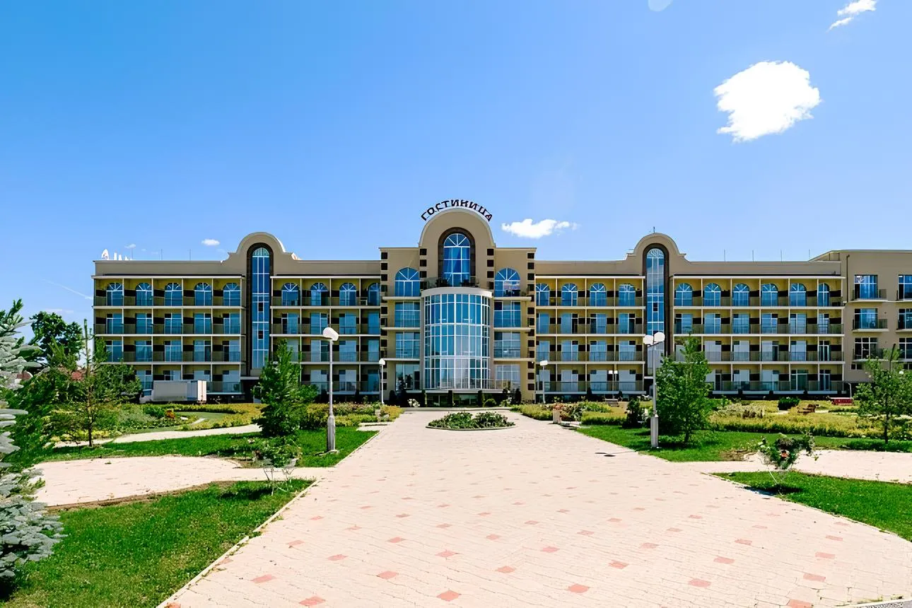 Клиентам хабаровской гостиницы «Ривьера» пообещали вернуть деньги за бронь