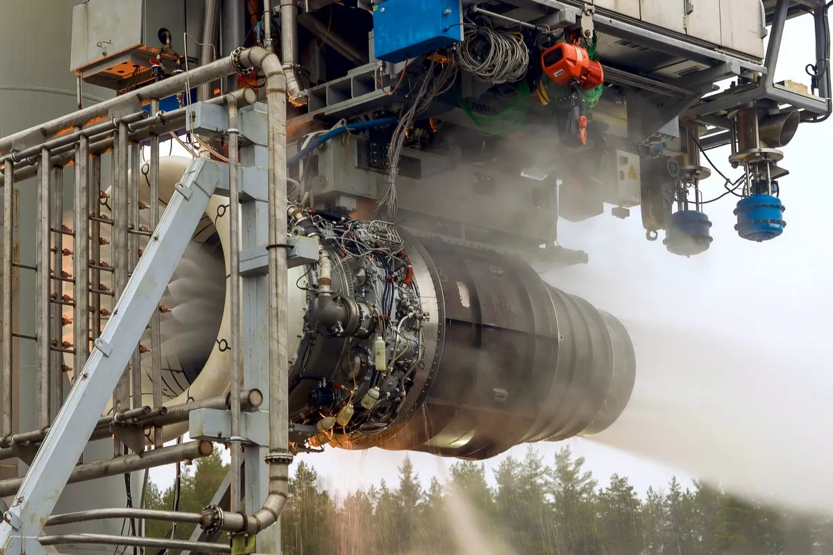 Двигатель ПД-8 для комсомольского «Суперджета» испытали ливнем