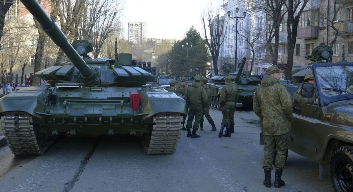 Губернатор Демешин поднял размер местных выплат новым контрактникам в СВО