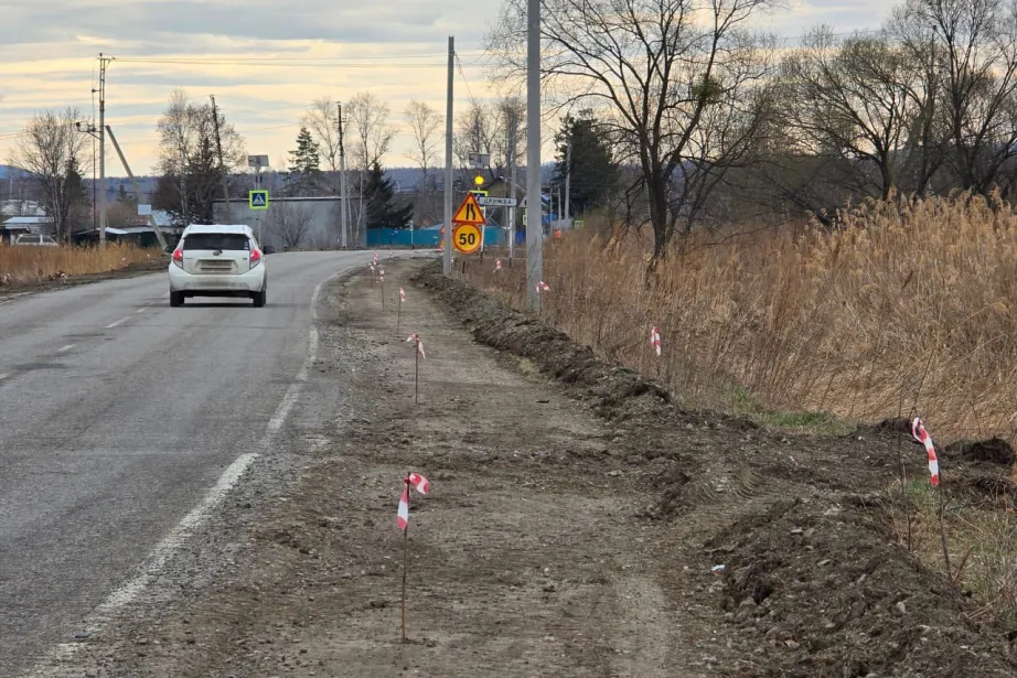 Дорогу к селу Дружба в Хабаровском крае ремонтируют по нацпроекту