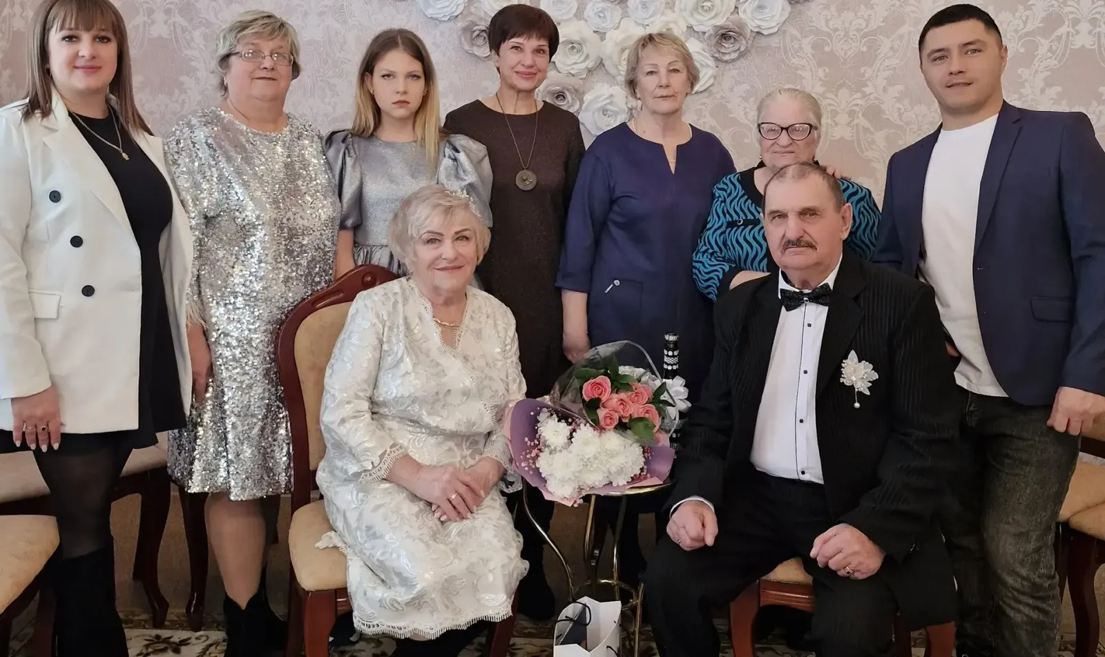 Семья из Николаевска-на-Амуре отпраздновала бриллиантовую свадьбу
