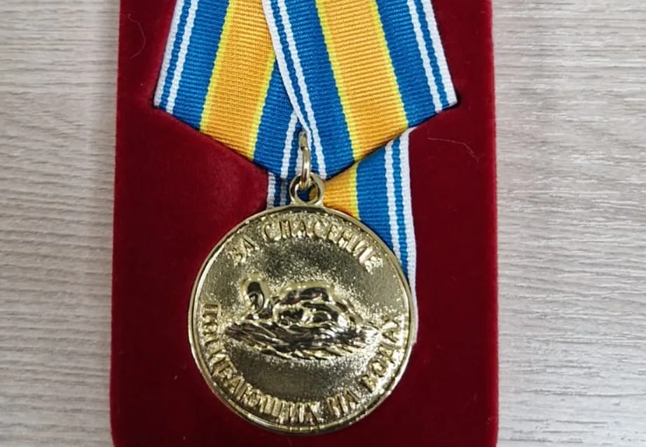 Хабаровского пожарного наградили медалью за спасение утопающего