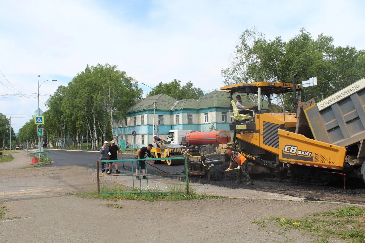 В Советской Гавани по нацпроекту ремонтируют четыре участка двух улиц