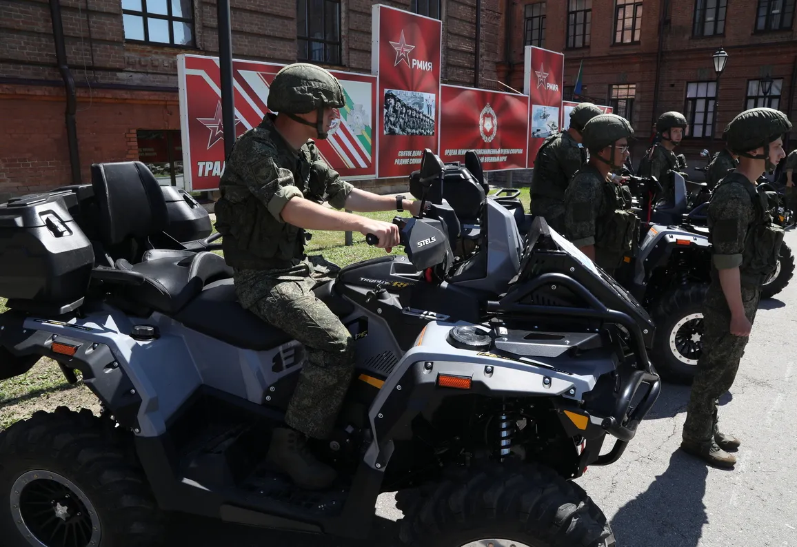 Очередную партию техники для нужд СВО передало правительство Хабаровского края