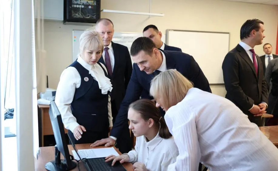 Дмитрий Демешин привлёк 4,3 млрд рублей на ремонт школ в Хабаровском крае