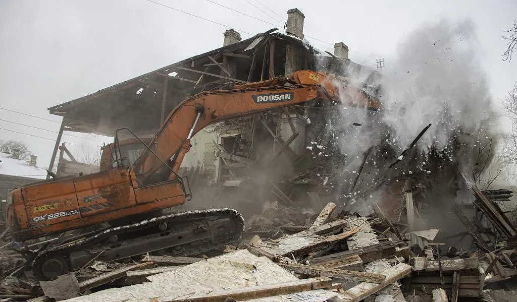 Почему в Хабаровске не спешат со сносом расселённых бараков