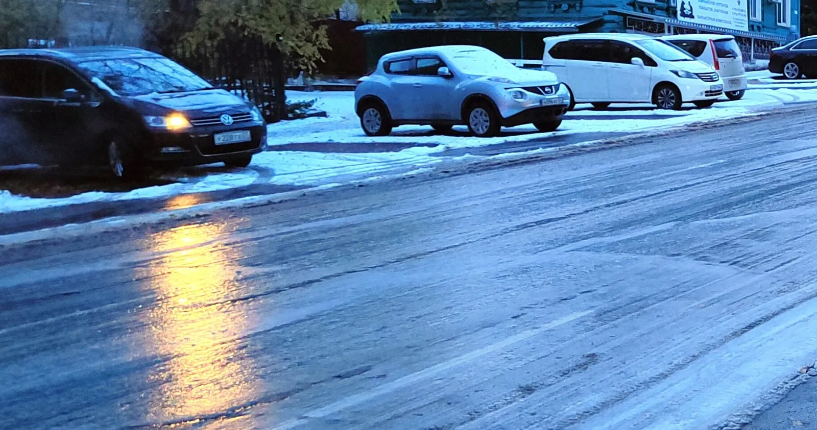 Первый снег устроил в Хабаровске уже традиционный «День жестянщика»