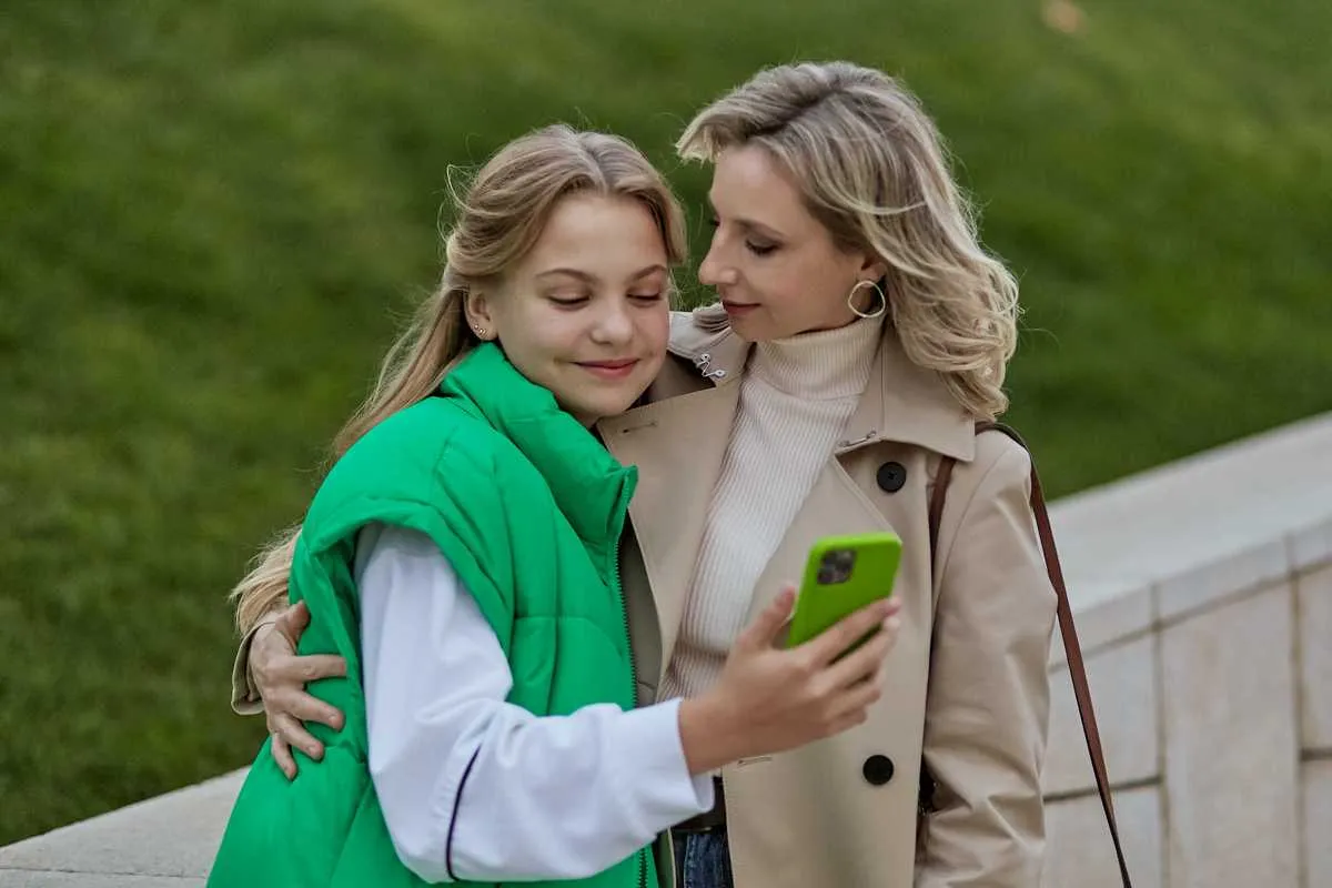 Как настроить смартфон для первоклассника и старшеклассника перед 1 сентября