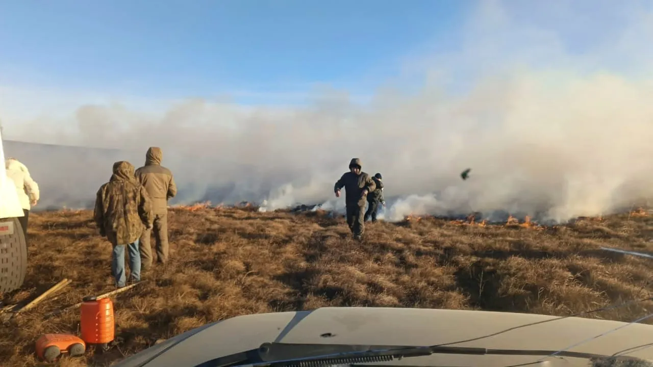 В Охотском округе закрыли и открыли пожароопасный сезон