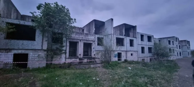 Дело о гибели подростка в недострое в пригороде Хабаровска дошло до суда 
