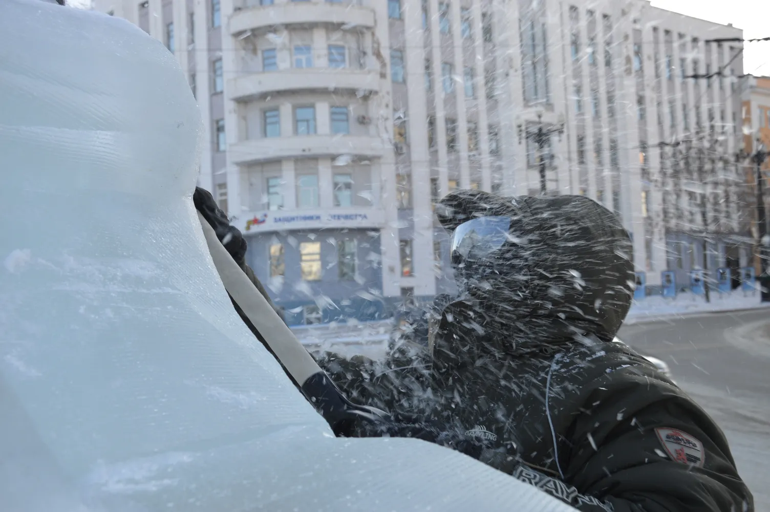 Подготовка праздничного городка завершается на площади Ленина в Хабаровске