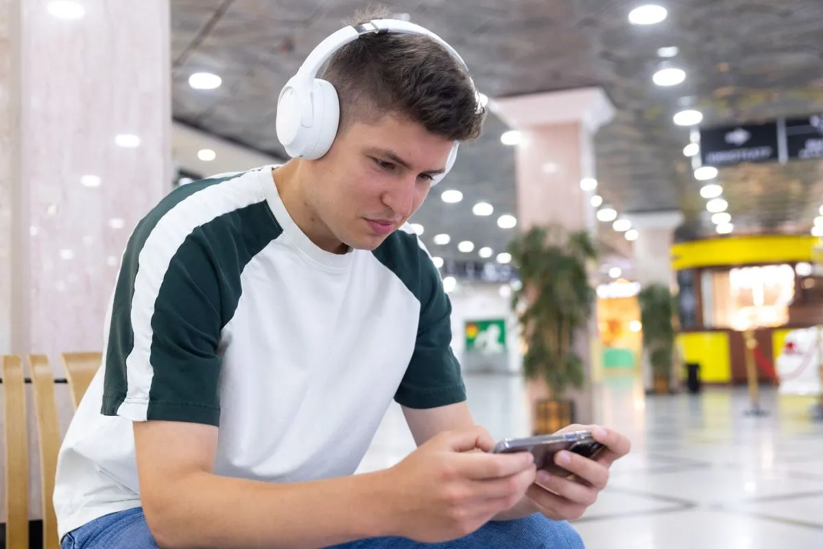 Хабаровские меломаны предпочитают ретронаушники 