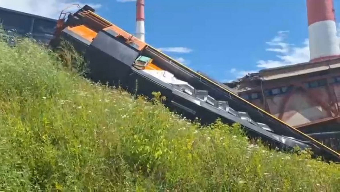 В Хабаровском крае опрокинулся маневровый тепловоз