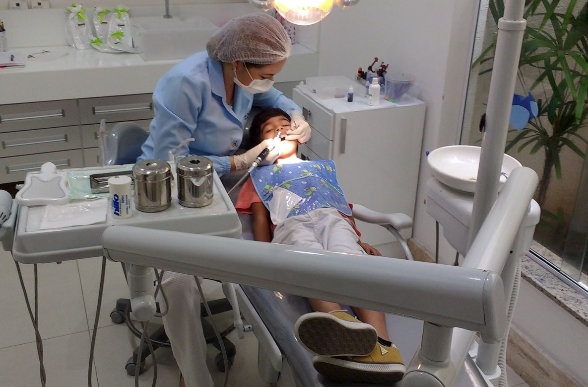 Частную стоматологию в Хабаровске заподозрили в мошенничестве