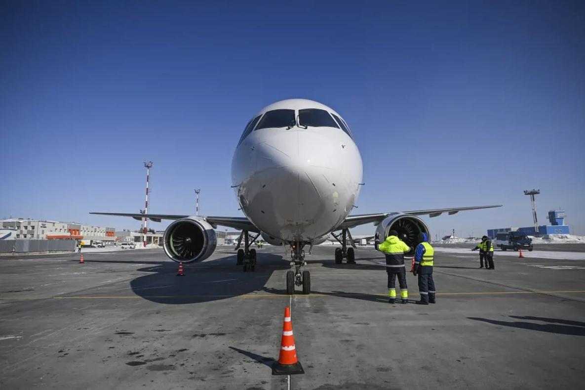 Хабаровчанам порекомендовали проверить свои загранпаспорта