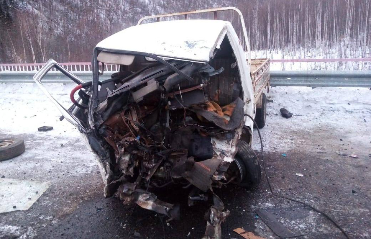 В ДТП с грузовиками на трассе Лидога – Ванино в Хабаровском крае погиб один человек