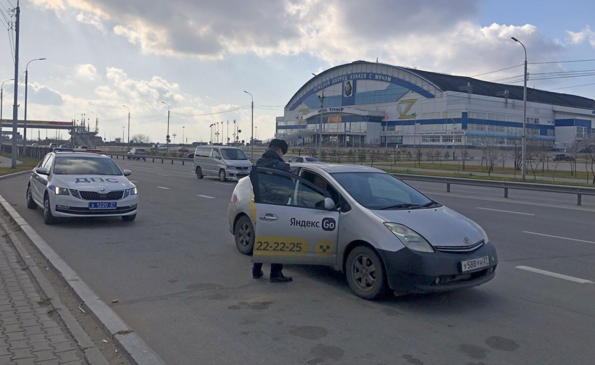 На дорогах Хабаровского края сотрудники ГИБДД и судебные приставы выявляют  должников за свет и тепло