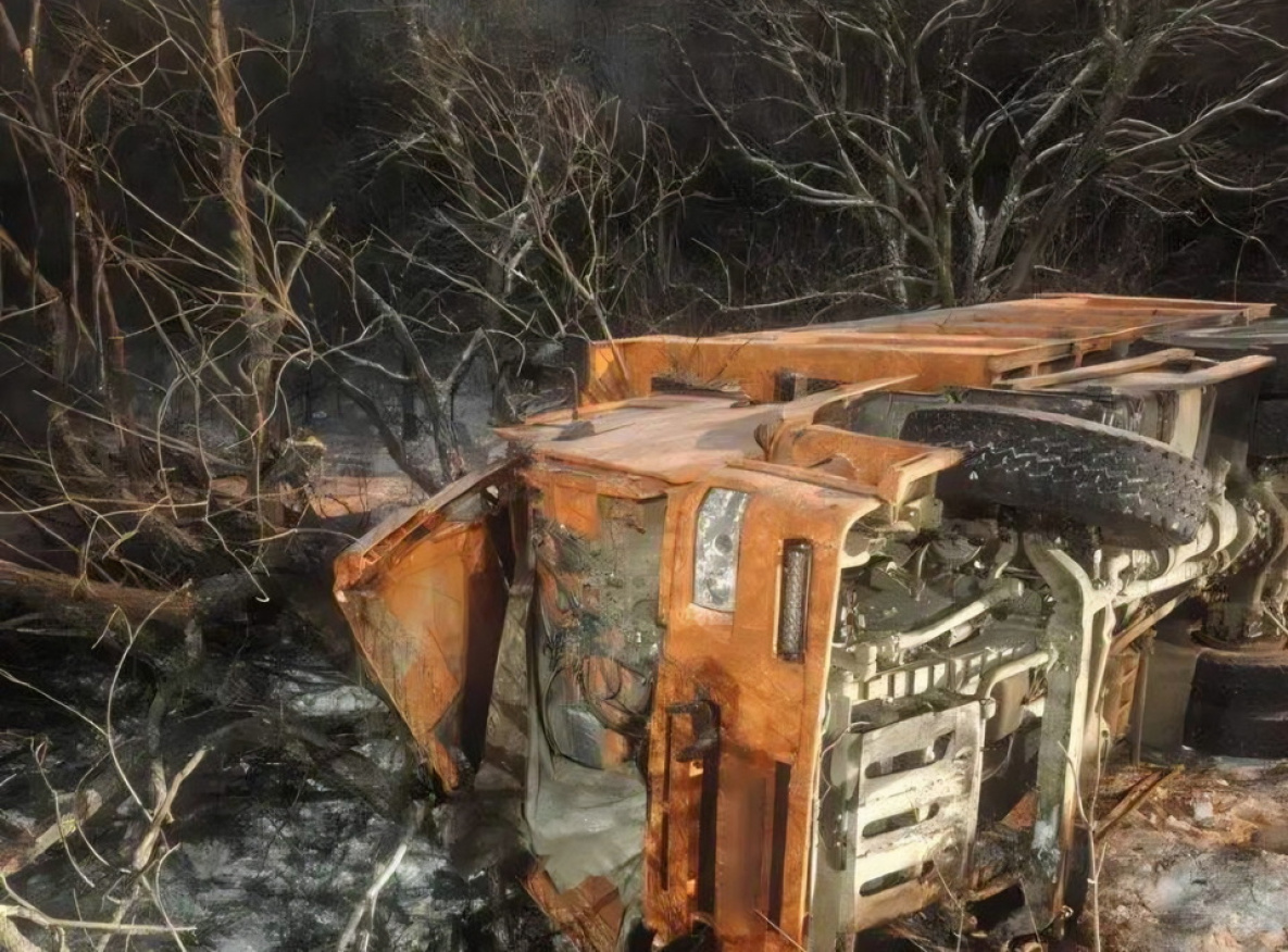 Хабаровчанка погибла в перевернувшемся КАМАЗе