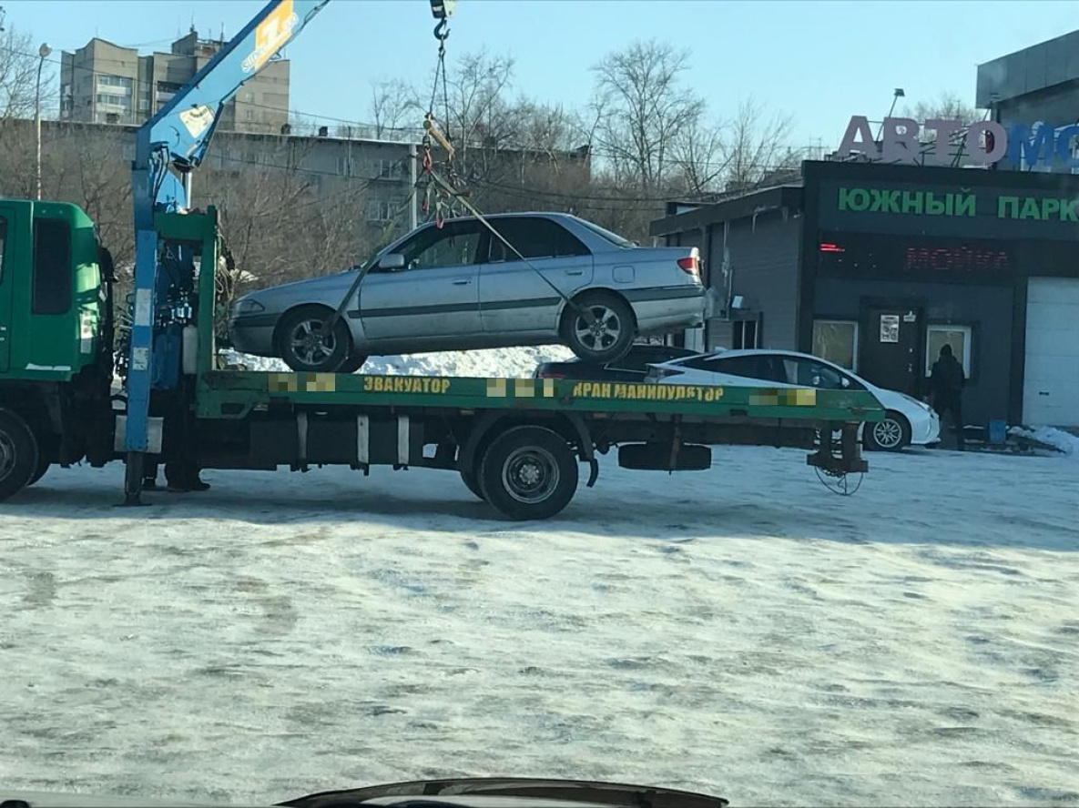 Хабаровчанка лишилась машины из-за коммунальных долгов