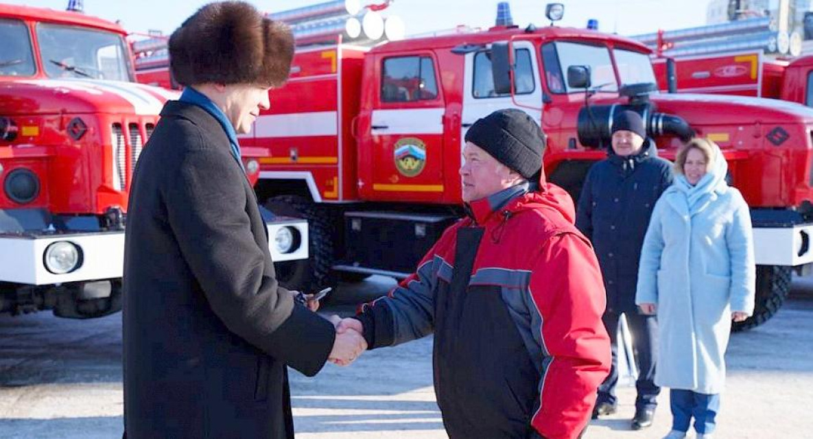 Михаил Дегтярев передал в районы края 11 единиц пожарной техники