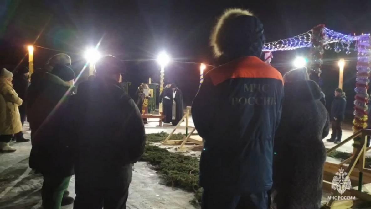 Сотрудники МЧС дежурят у 23 купелей в Хабаровском крае