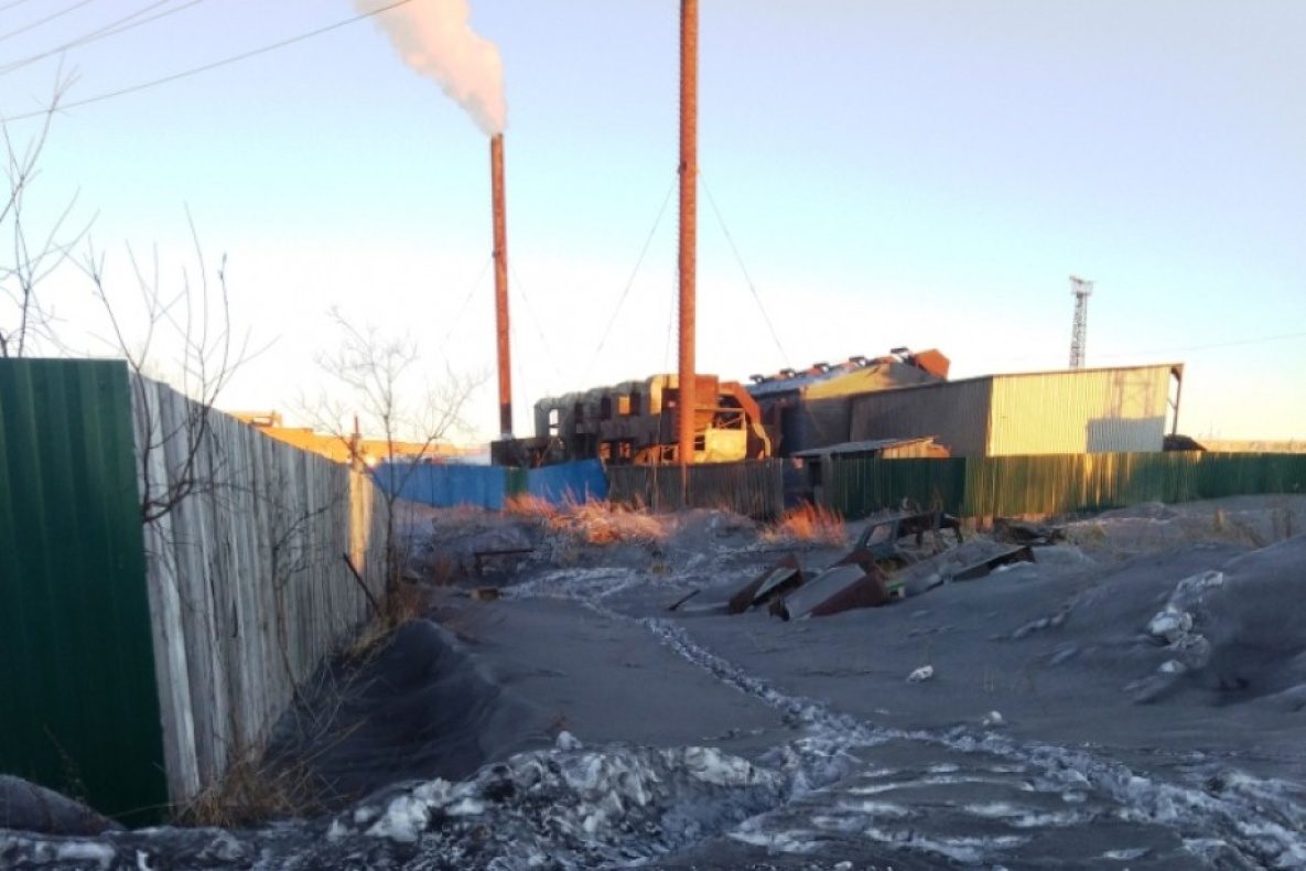 Охотск на севере Хабаровского края засыпало пеплом