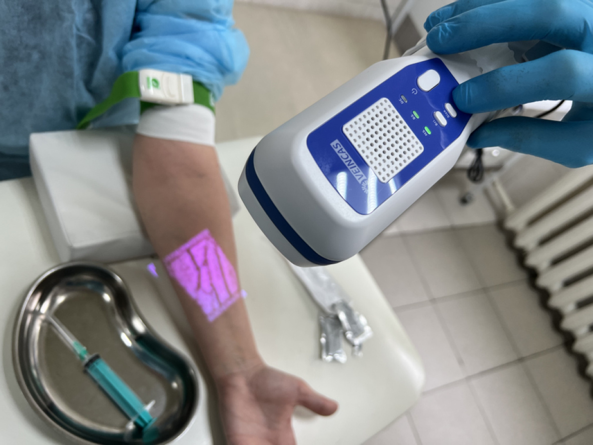 Новый веноискатель облегчит взятие крови у юных пациентов хабаровской больницы