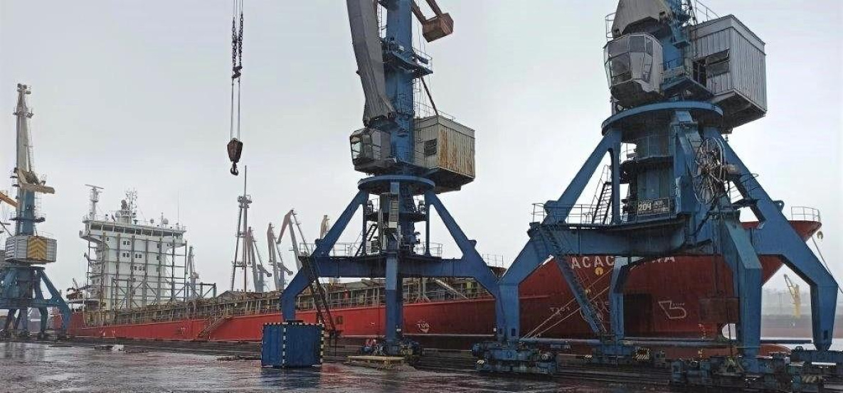 Порт Ванино впервые за 10 лет принял контейнеровоз из Китая