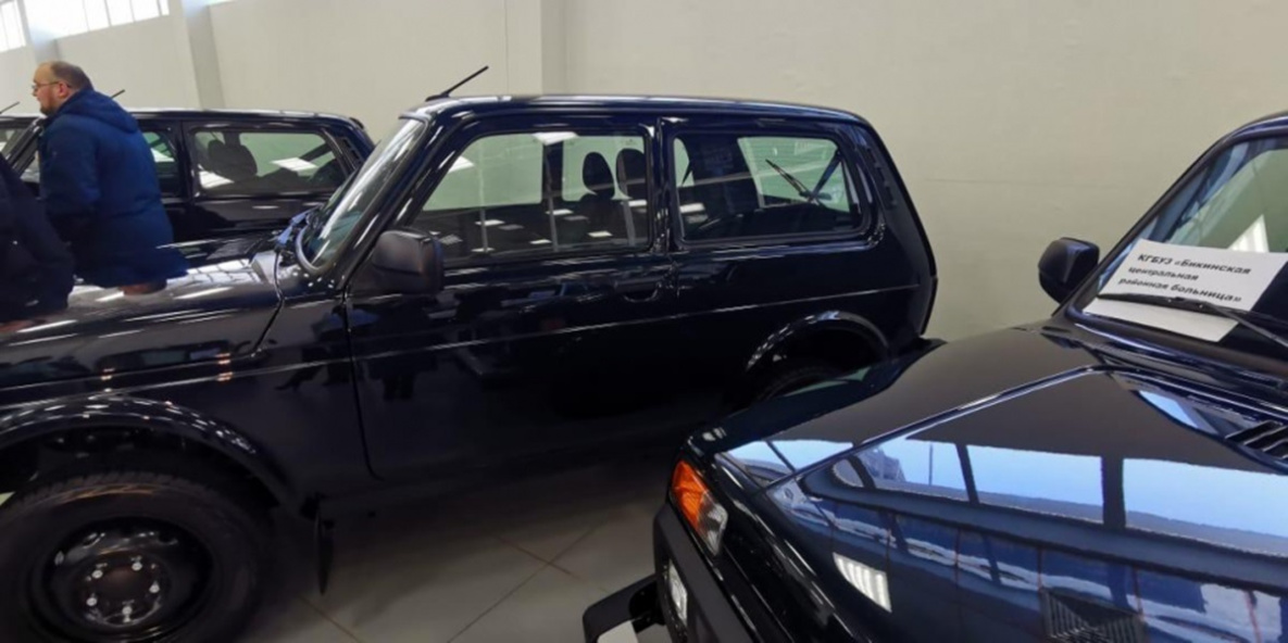 Медицинский автопарк Хабаровского края пополнили 13 внедорожников LADA NIVA