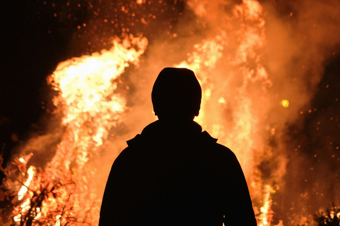 Пожар обесточил полрайона в Хабаровском крае