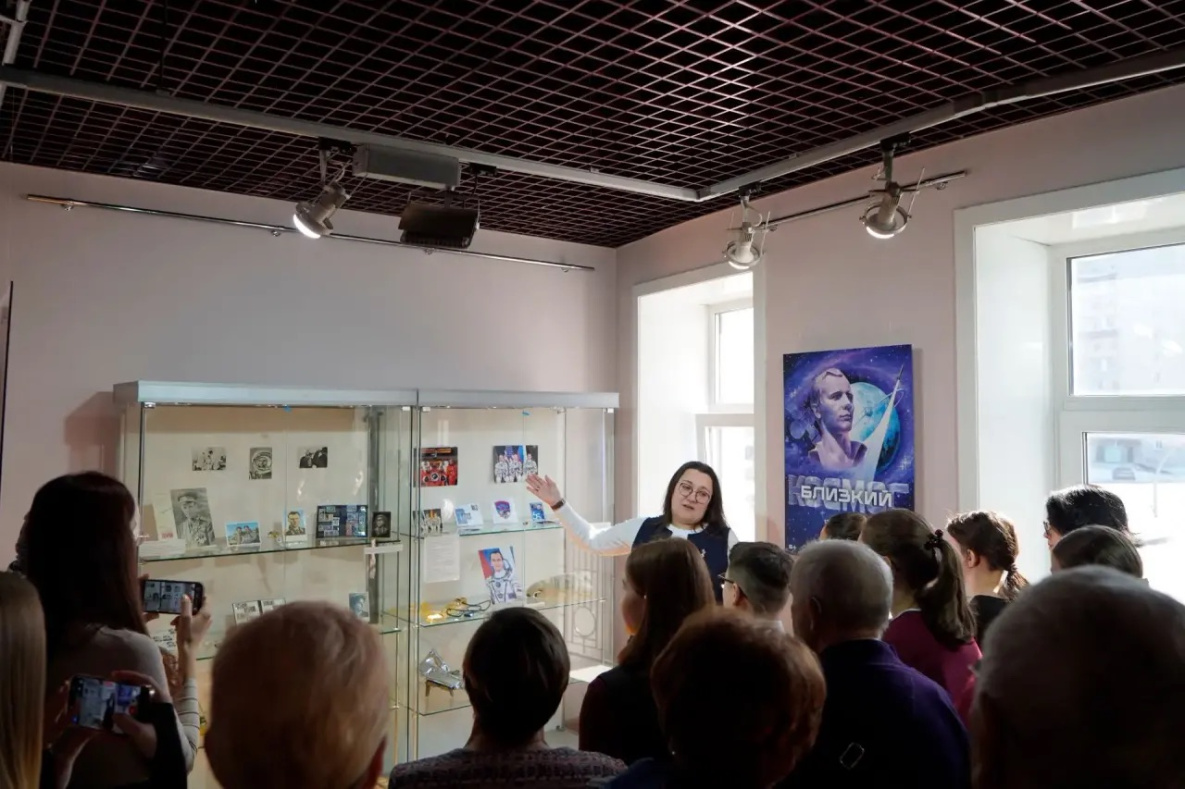 Хабаровск поделился с Комсомольском-на-Амуре фрагментами настоящего космоса