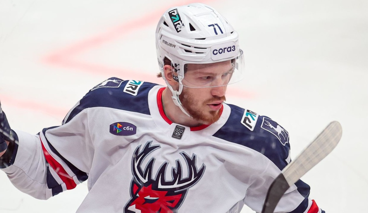 За хабаровский «Амур» будет играть сахалинский форвард Евгений Свечников