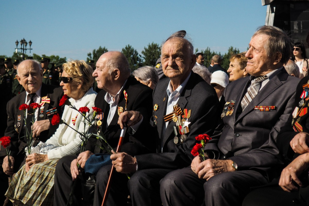 Российским военным в октябре 2023 года рекордно повысят довольствие и пенсии