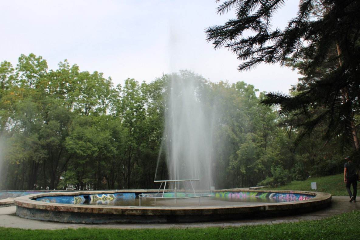 В Хабаровске после долгого перерыва заработали фонтаны у «Интуриста»