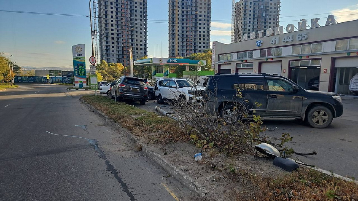 В Хабаровске водитель разбил четыре машины при попытке объехать голубя