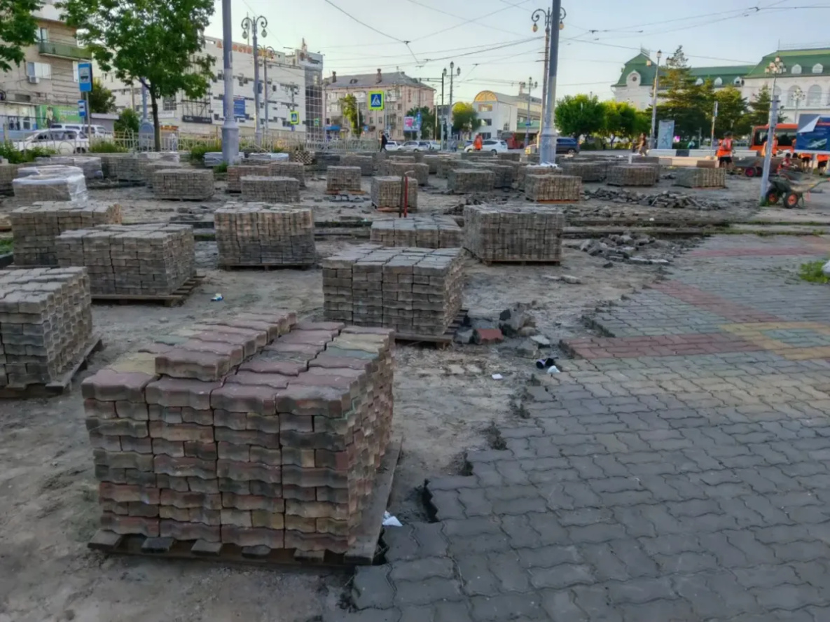 В Хабаровске закрыли пешеходную зону Амурского бульвара возле ж/д вокзала