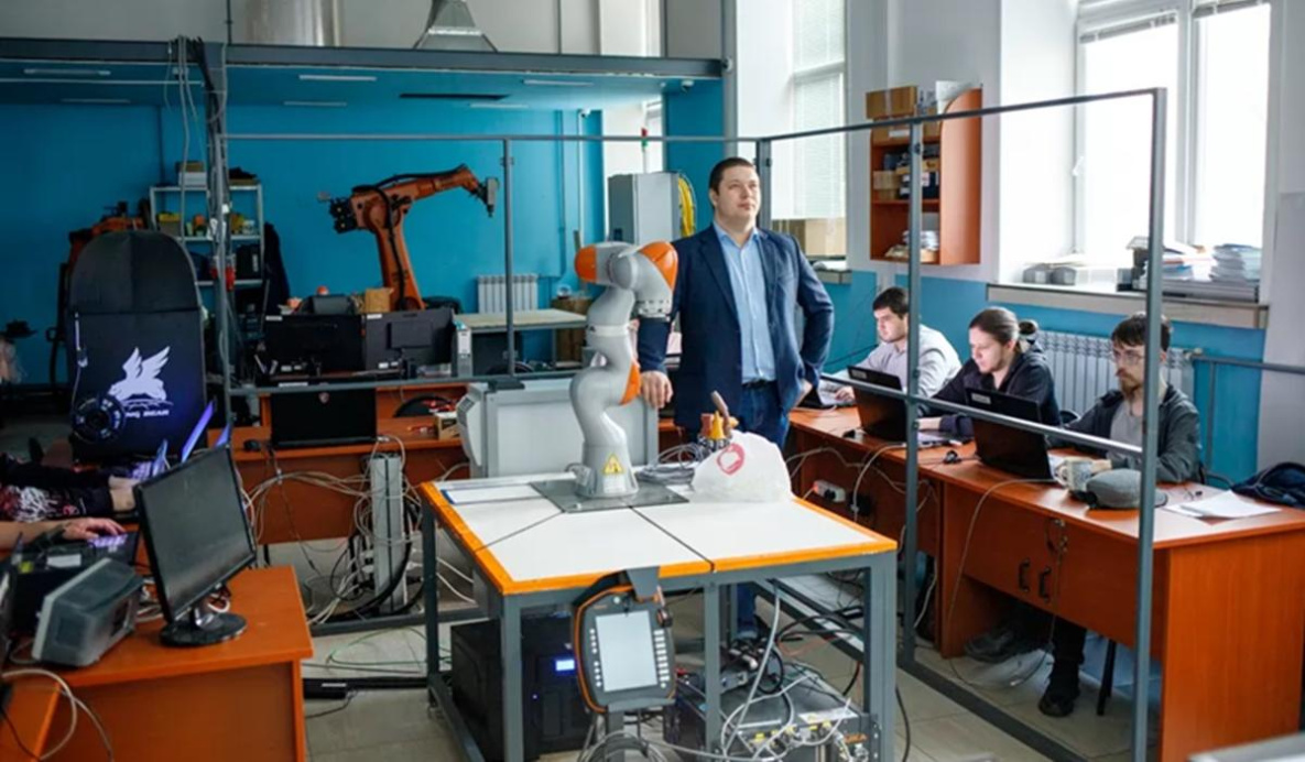 Хабаровские студенты выиграли у китайских коллег турнир по робототехнике