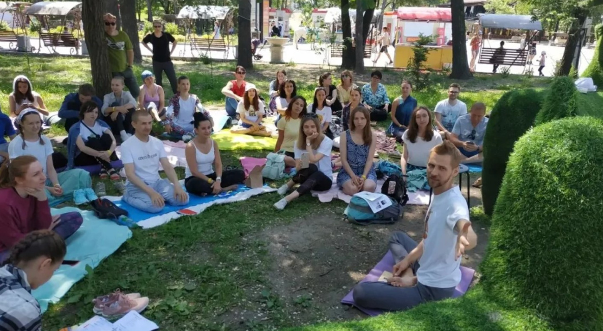 Хабаровчан по утрам зовут на танцевальные зарядки и йогу