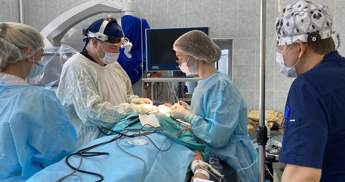 Сложную операцию выполнили две бригады хабаровских хирургов в ККБ№1 