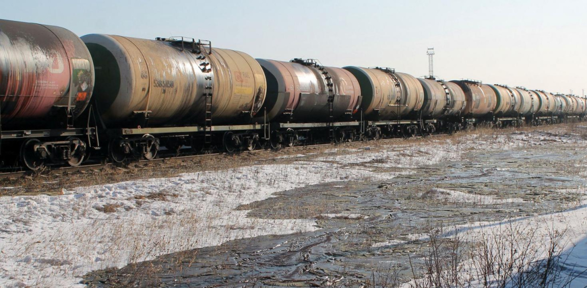 60 тонн мазута вылилось из цистерны на землю в Хабаровском крае