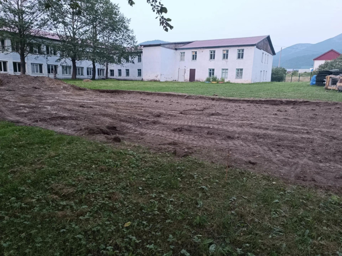 Строительство многофункциональной площадки ГТО стартовало в школе Аяна