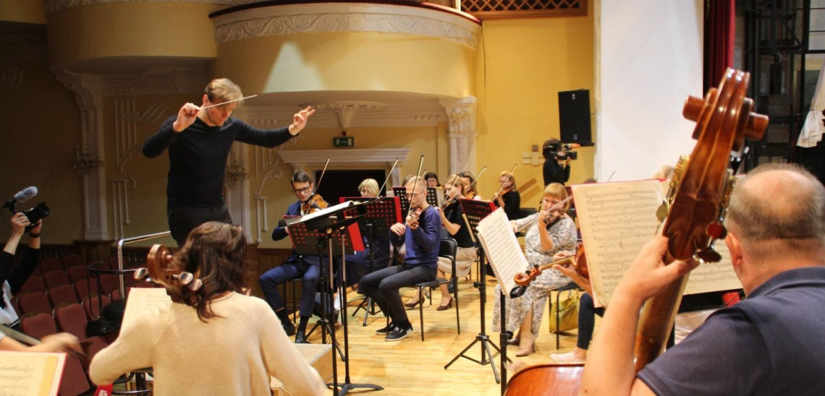 Симфонический оркестр  может громко открыть сезон в Хабаровске