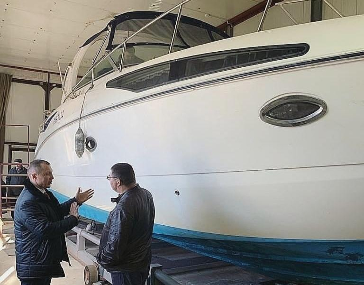 Мэрия Хабаровска продала скандальную яхту «Bayliner»