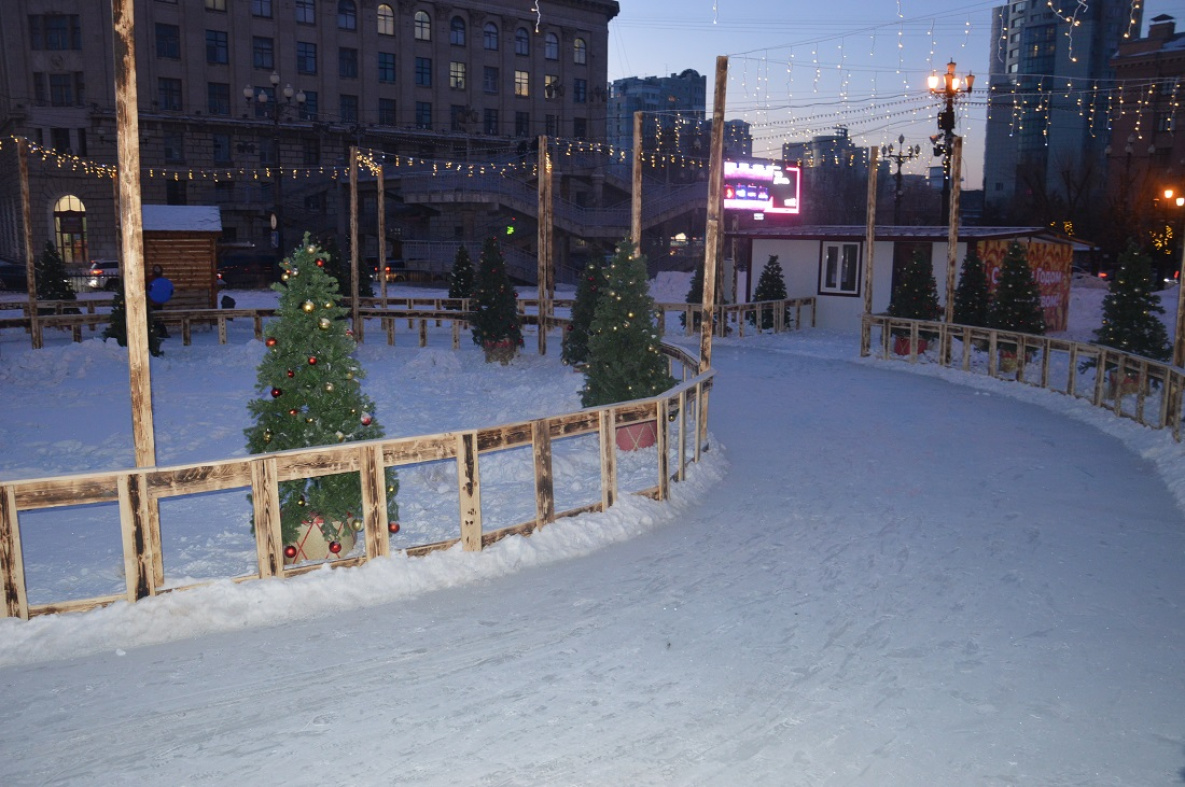 Ледовый городок открылся на главной площади Хабаровского края | 22.12.2023  | Хабаровск - БезФормата