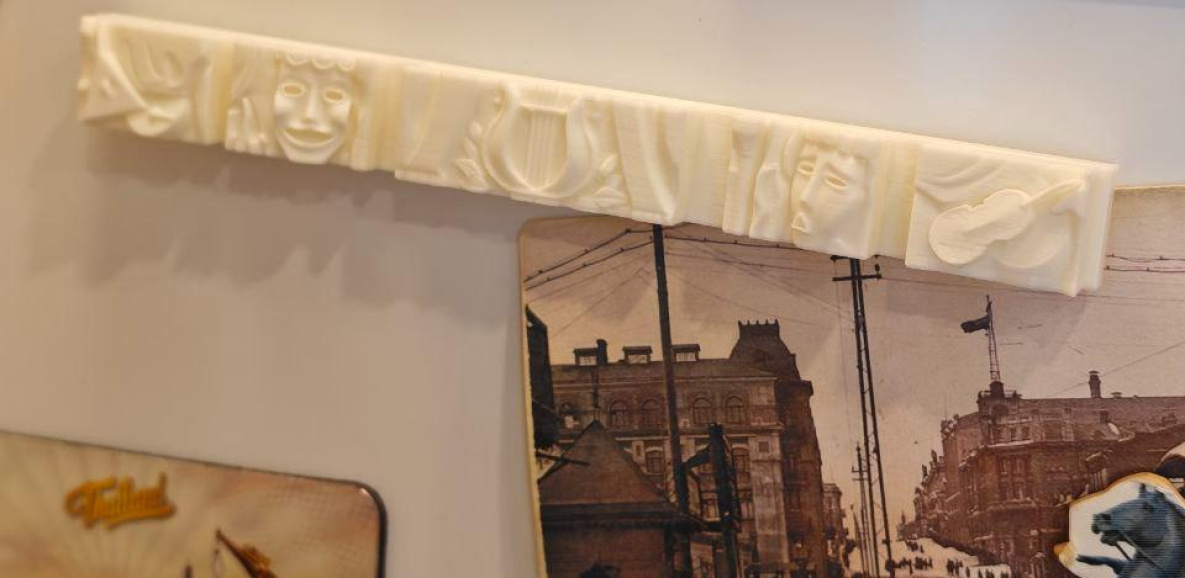 Сувенирные магниты с масками Музтеатра выпустили в Хабаровске