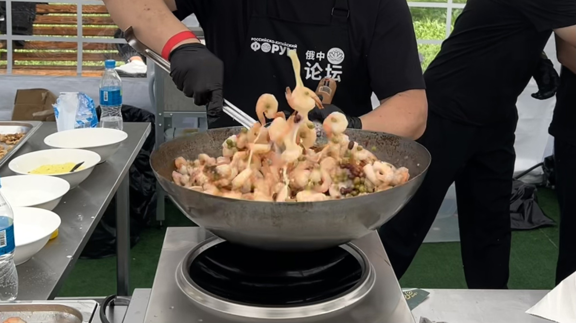 В Хабаровске проходит гастрономический фестиваль «Кухни России и Китая»