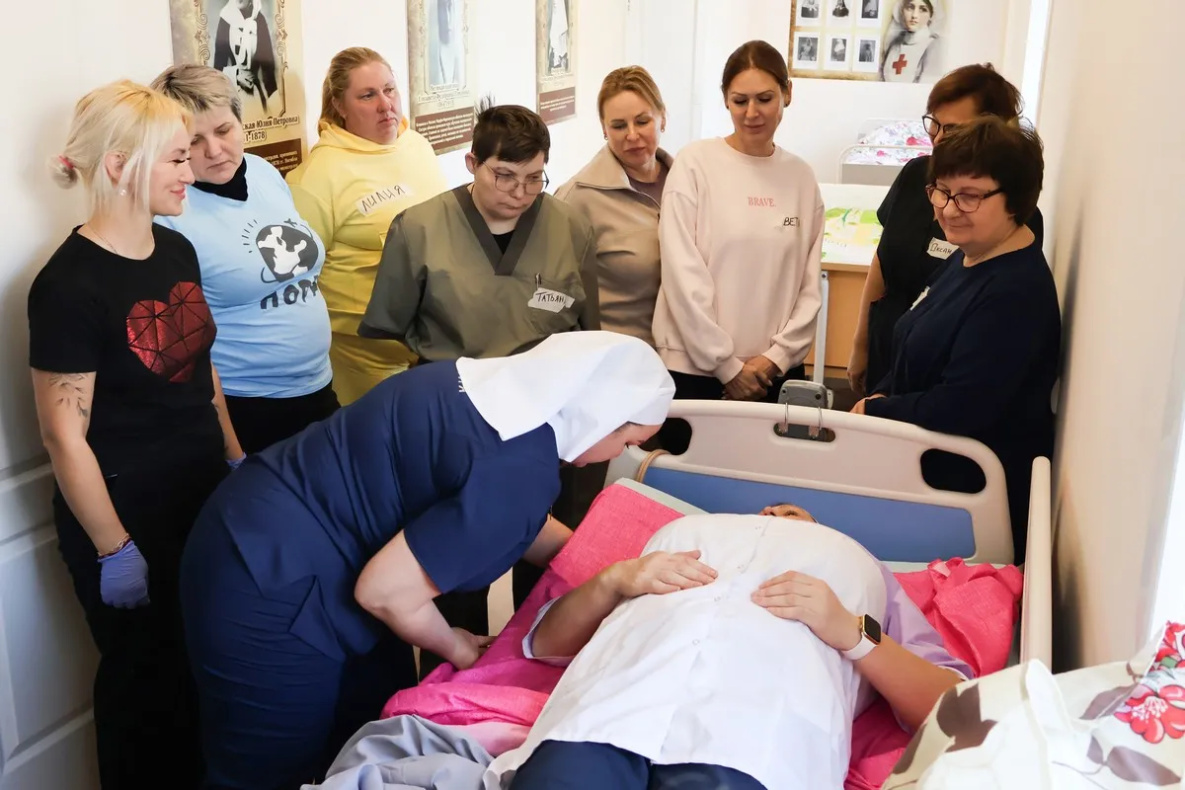 Сестёр милосердия готовят в Хабаровске для помощи раненым в СВО
